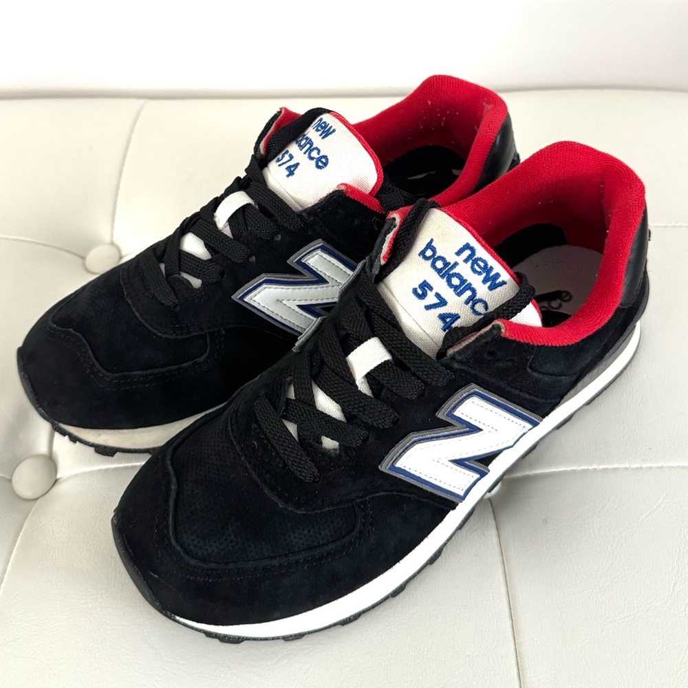 New Balance women’s 574 Black and Red Sneakers
